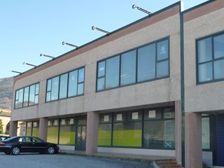 Immobile commerciale in Vendita a Fossato di Vico, 1930 m²