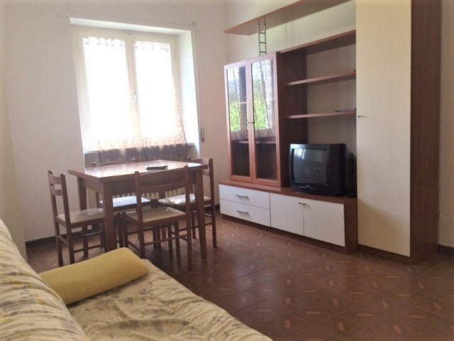 Trilocale in Vendita a Cerreto d'Esi, 38'000€, 55 m²