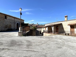 Casa Indipendente in Vendita a Fabriano, 48'000€, 110 m²