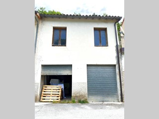 Magazzino in Vendita a Fabriano, 18'000€, 60 m²