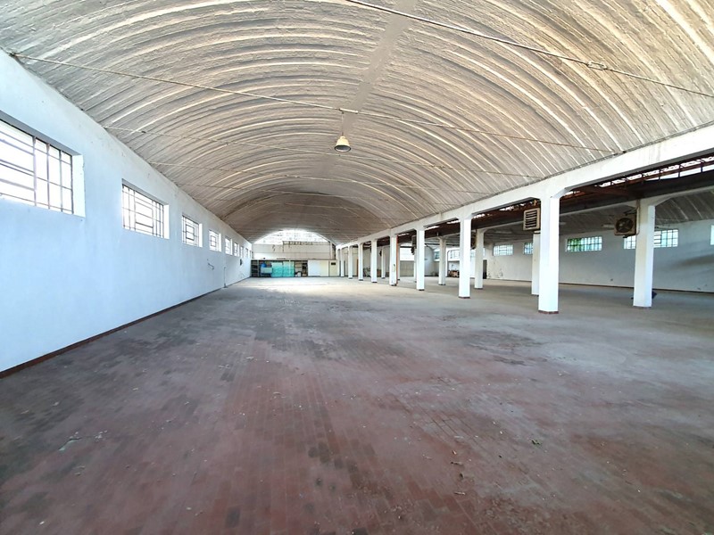 Capannone in Vendita a Fabriano, 165'000€, 1100 m²