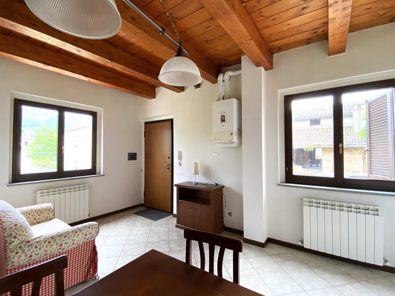 Trilocale in Vendita a Cerreto d'Esi, 45'000€, 50 m²