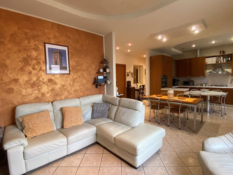 Trilocale in Vendita a Fabriano, 75'000€, 95 m²