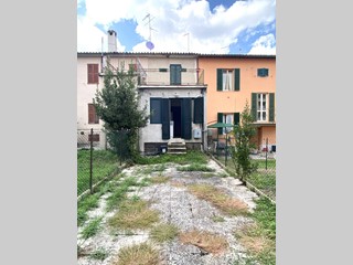 Villetta a schiera in Vendita a Fabriano, 57'000€, 80 m²