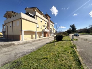 Immobile commerciale in Vendita a Fabriano, 60'000€, 100 m²