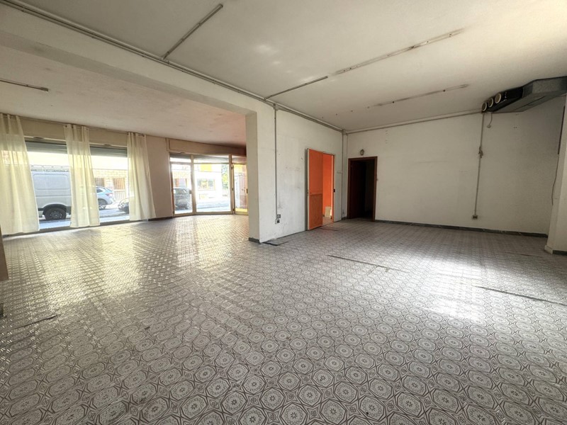 Immobile commerciale in Vendita a Fabriano, 55'000€, 95 m²