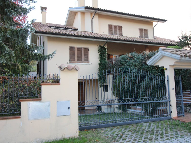 Villa in Vendita a Appignano del Tronto, 580'000€, 500 m²