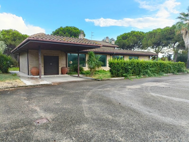 Villa in Vendita a San Benedetto del Tronto, 490 m²