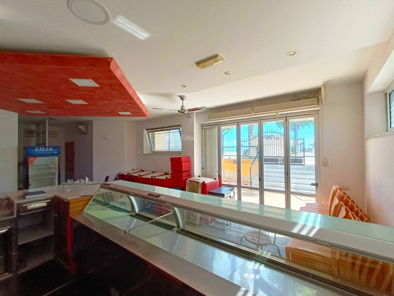 Immobile commerciale in Vendita a Martinsicuro, 170'000€, 200 m²