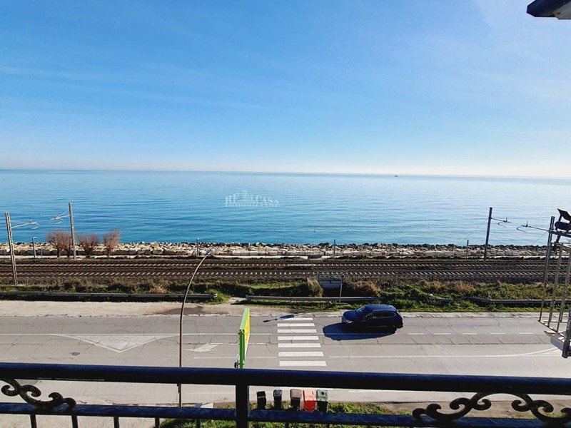 Appartamento in Vendita a Grottammare, 230'000€, 140 m²
