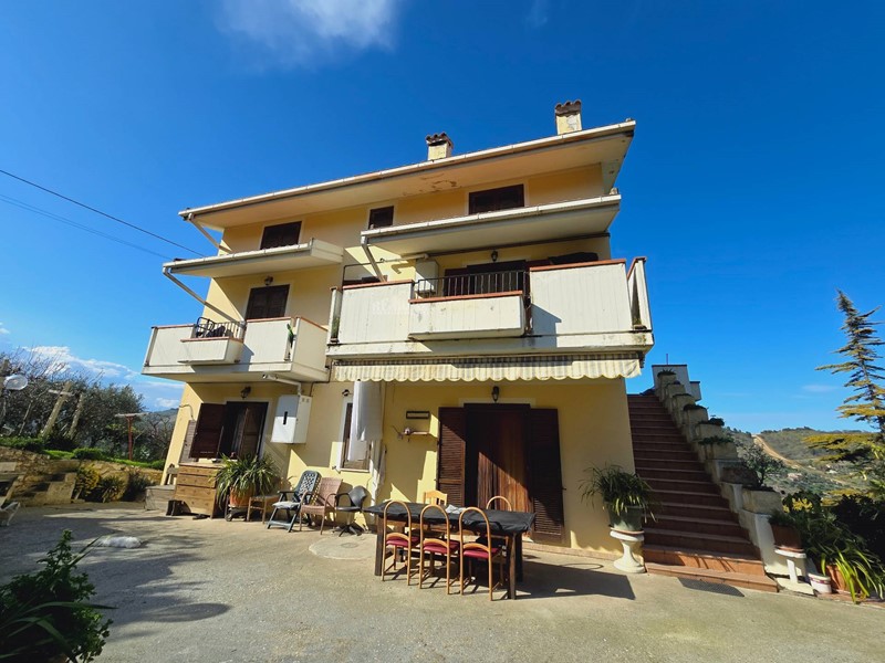 Casa Indipendente in Vendita a Monteprandone, 420'000€, 350 m²