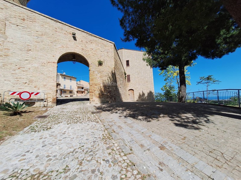 Quadrilocale in Vendita a Acquaviva Picena, 110'000€, 75 m²