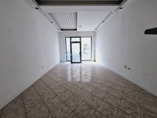 Immobile commerciale in Vendita a San Benedetto del Tronto, 200'000€, 55 m²