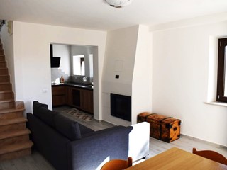 Casa Indipendente in Vendita a Montefortino, 88'000€, 95 m²