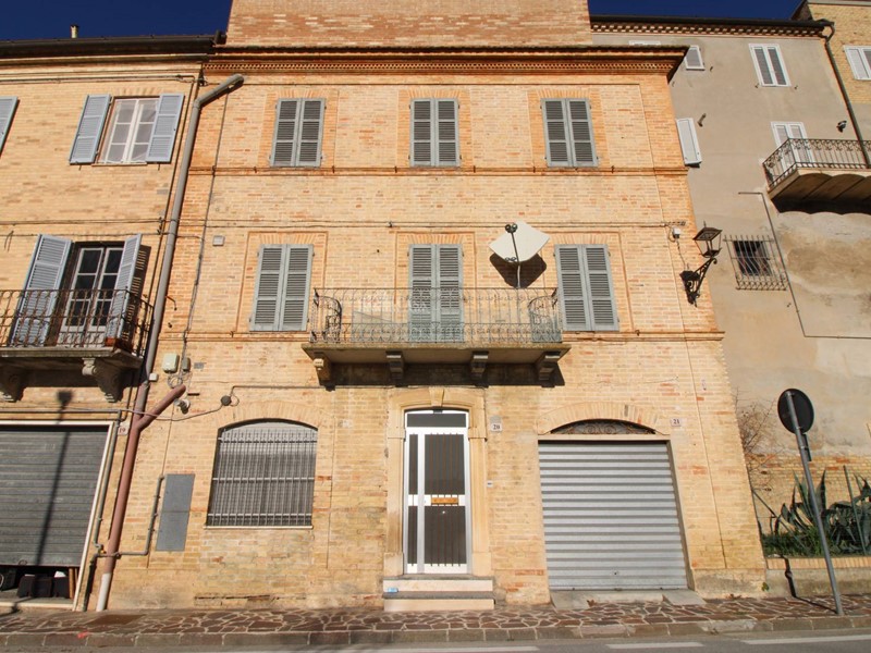 Casa Indipendente in Vendita a Lapedona, 110'000€, 135 m²