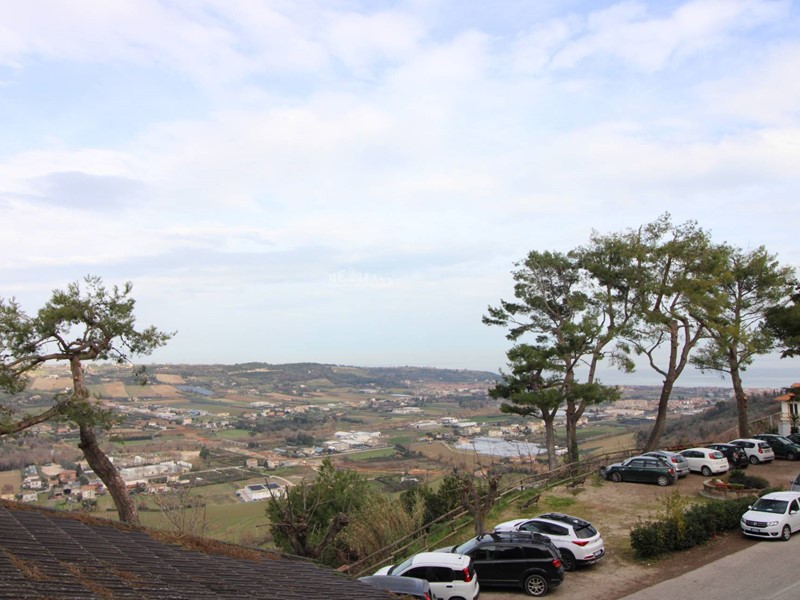 Casa Indipendente in Vendita a Campofilone, 200'000€, 200 m²