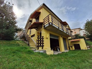 Casa Indipendente in Vendita a Castorano, 235'000€, 130 m²