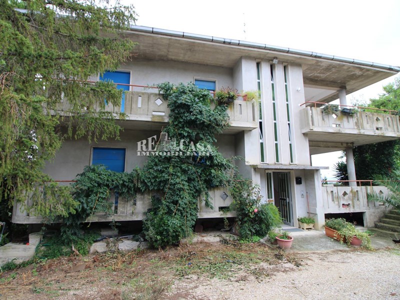 Casa Indipendente in Vendita a Spinetoli, 166'000€, 590 m²