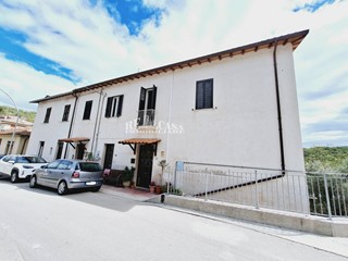 Appartamento in Vendita a Ascoli Piceno, 120'000€, 130 m²