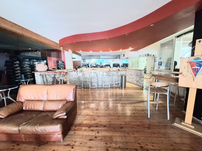 Immobile commerciale in Vendita a San Benedetto del Tronto, 400'000€, 800 m²