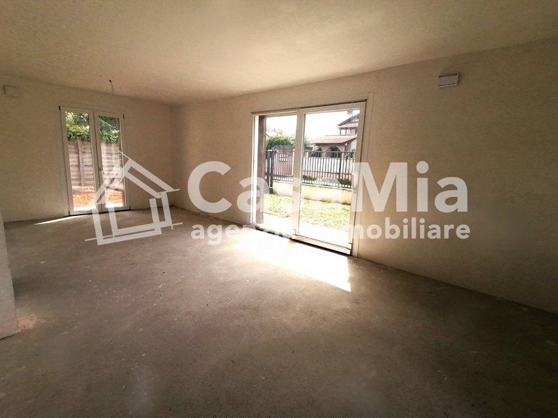 Villetta a schiera in Vendita a Gorla Minore, 395'000€, 150 m²