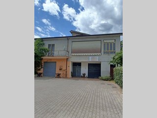 Immobile commerciale in Vendita a Alatri, 43'000€, 42 m²