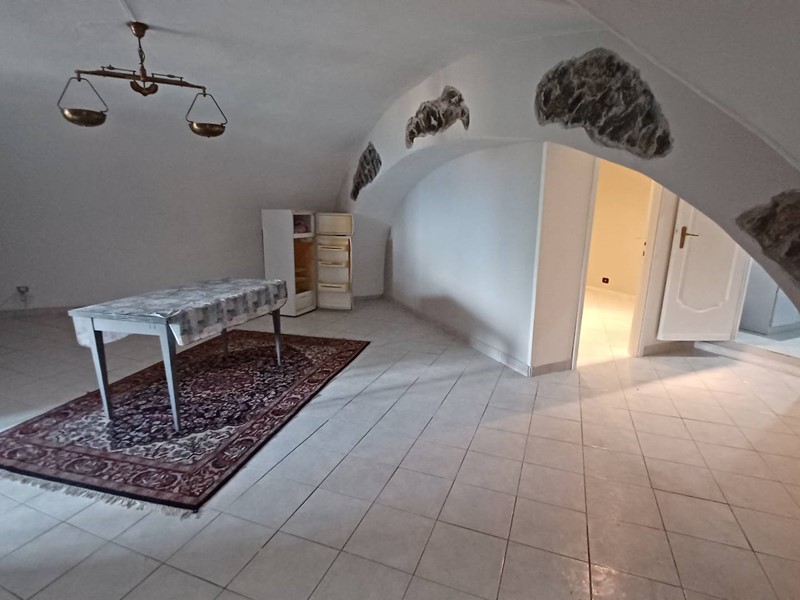 Quadrilocale in Vendita a Pofi, 69'000€, 100 m²