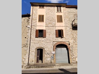 Appartamento in Vendita a Vallecorsa, 82'000€, 150 m²