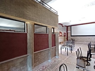 Attività commerciale in Affitto a Amaseno, 1'400€, 270 m²