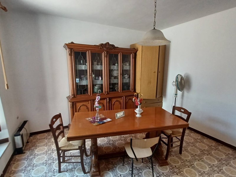 Appartamento in Vendita a Vallecorsa, 26'000€, 130 m²