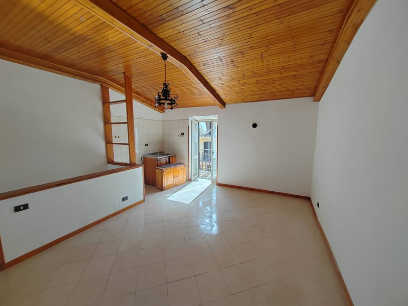 Trilocale in Vendita a Maenza, 26'000&euro;, 80 m²