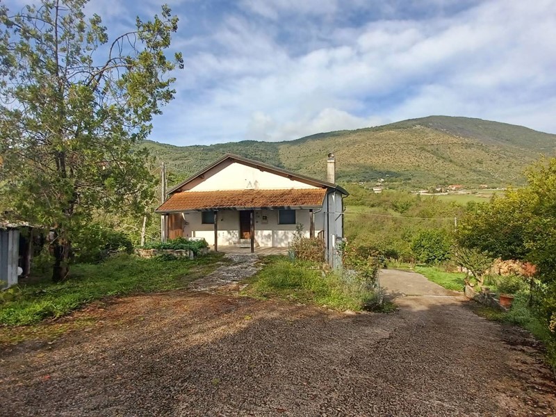 Appartamento in Vendita a Giuliano di Roma, 63'000€, 90 m²