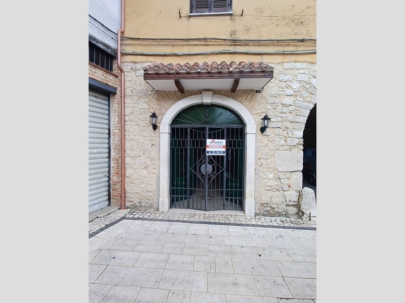 Immobile commerciale in Vendita a Sonnino, 44'900€, 35 m²