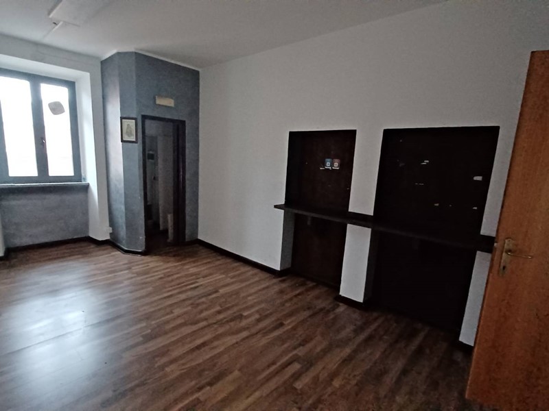 Immobile commerciale in Vendita a Sonnino, 26'000€, 25 m²