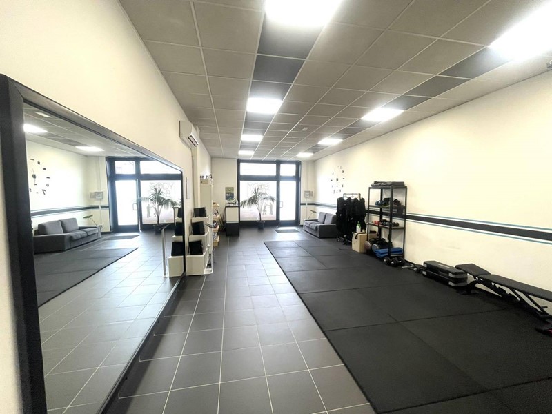 Immobile commerciale in Vendita a Frosinone, 155'000€, 72 m²