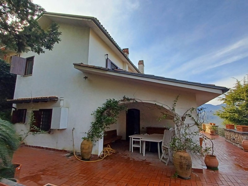 Villa in Vendita a Giuliano di Roma, 249'000€, 200 m²