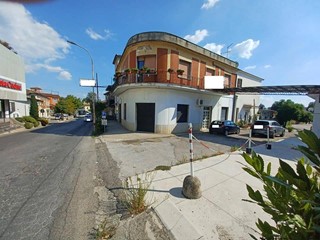 Immobile commerciale in Affitto a Alatri, 750€, 170 m²