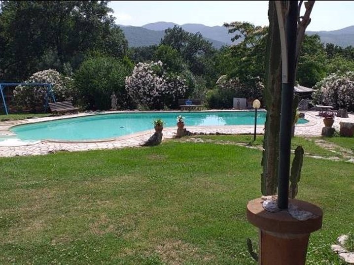 Villa in Vendita a Amaseno, 329'000€, 330 m²