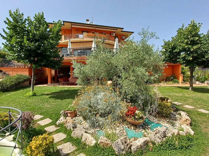 Immobile commerciale in Vendita a Ripi, 450 m²