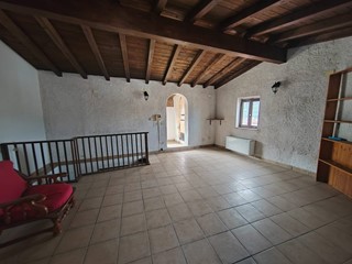 Appartamento in Vendita a Priverno, 85'000€, 150 m²
