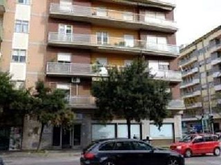 Immobile commerciale in Vendita a Pescara, 230'000€, 102 m²