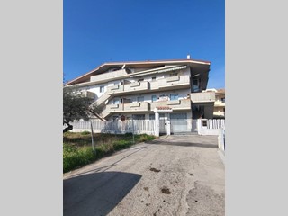Appartamento in Vendita a Silvi, 239'000€, 185 m²