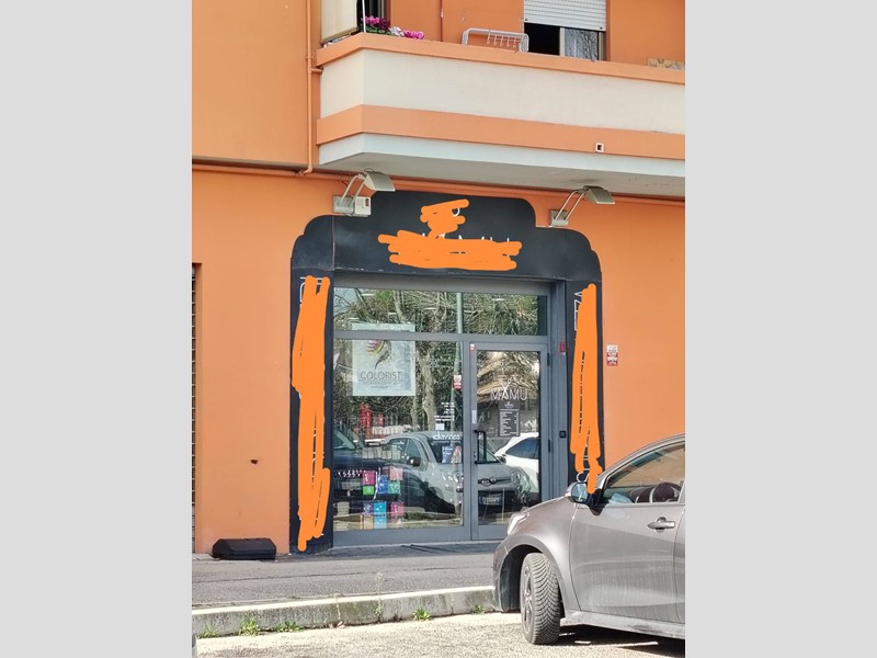 Immobile commerciale in Vendita a Montesilvano, 150'000€, 80 m²