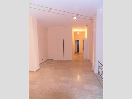 Immobile commerciale in Vendita a Grottammare, 210'000€, 102 m²