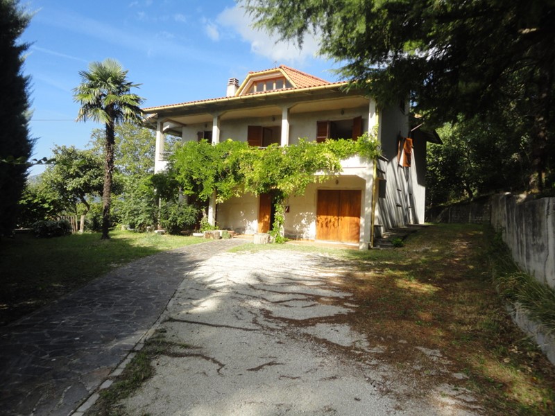 Villa in Vendita a Cupramontana, 268'000€, 350 m²
