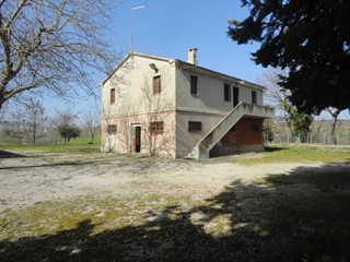 Rustico in Vendita a Cingoli, 230'000&euro;, 160 m²