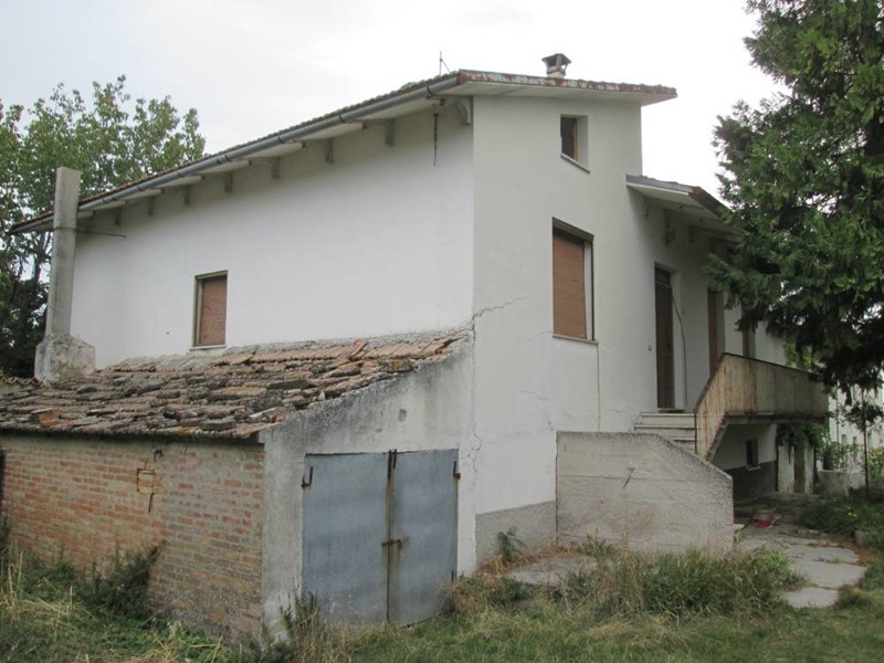 Rustico in Vendita a Mergo, 240'000€, 284 m²