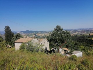 Attività commerciale in Vendita a Poggio San Marcello, 120'000€, 157 m²