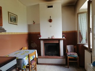 Rustico in Vendita a Serra San Quirico, 130'000€, 130 m²