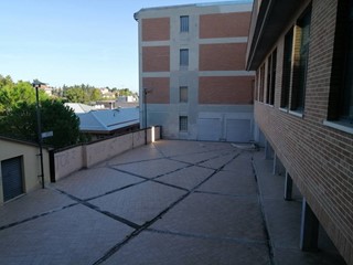 Monolocale in Vendita a Jesi, 100'000€, 180 m²